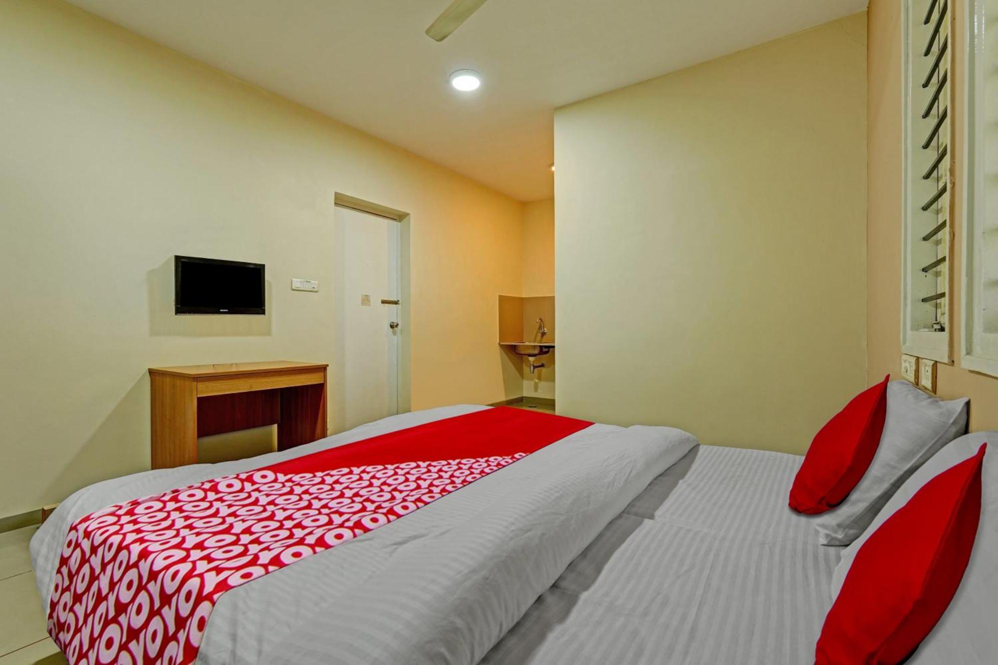Super Hotel O Indra Suites Майсур Экстерьер фото